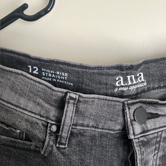 A.N.A Gray High Rise Straight Leg Jeans Size 12 - Picture 3 of 3